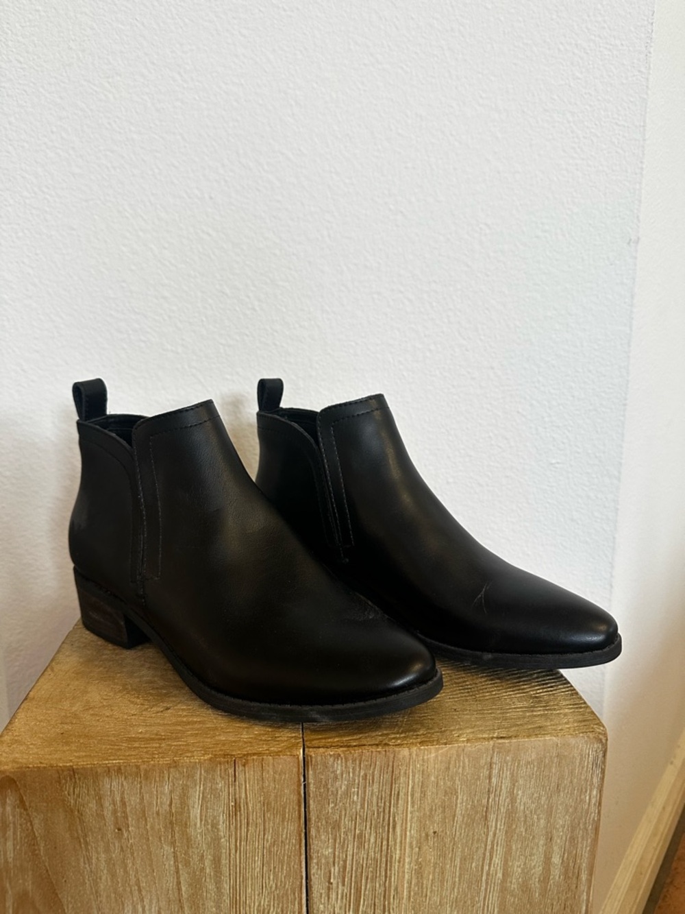Dolce Vita Black Chukka Chelsea Ankle Boots